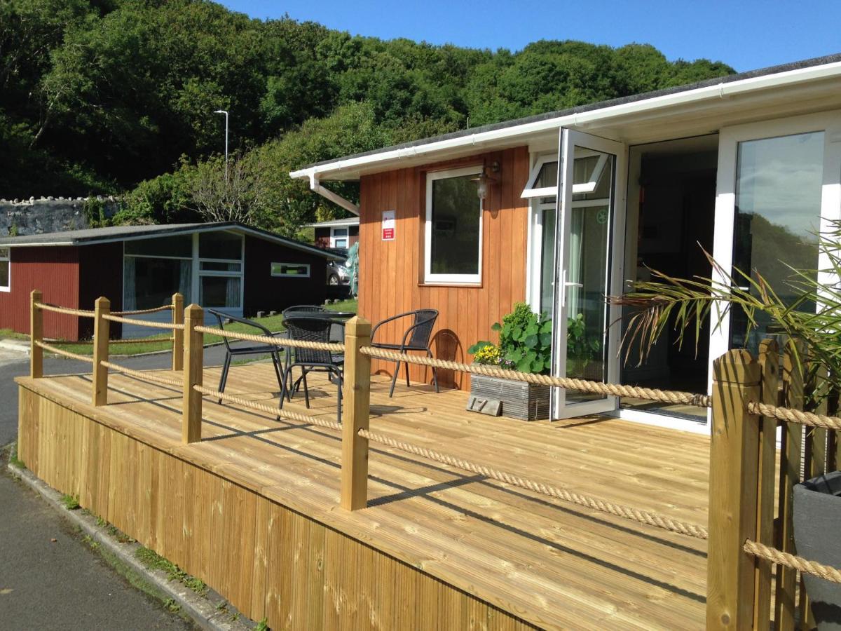 Whiteshell Chalets The Mumbles Exterior photo